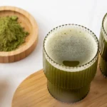 matcha-czy-zielona-herbata-ktory-napoj-lepiej-dodaje-energii.webp.webp