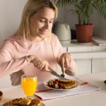 wlasciwy-poczatek-dnia-5-porannych-nawykow-ktore-poprawiaja-funkcjonowanie-mozgu.webp.webp